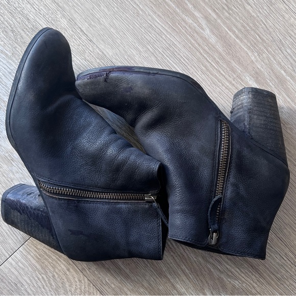 BP Black Leather “Trolley” Zip Ankle Booties Chunky Heel Size 7 from Nordstrom - Picture 9 of 10